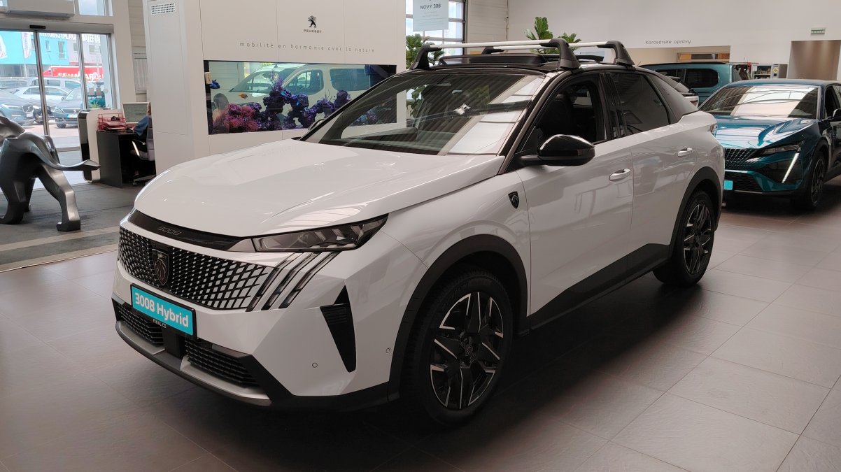 Peugeot 3008 Hybrid 1.2 Hybrid GT + Elektrické strešné okno s roletou