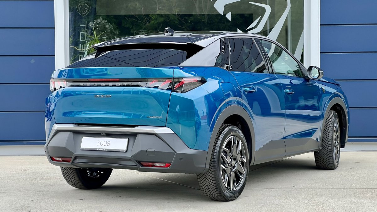 Peugeot 3008 Hybrid 1.2 Hybrid GT + Elektrické strešné okno s roletou