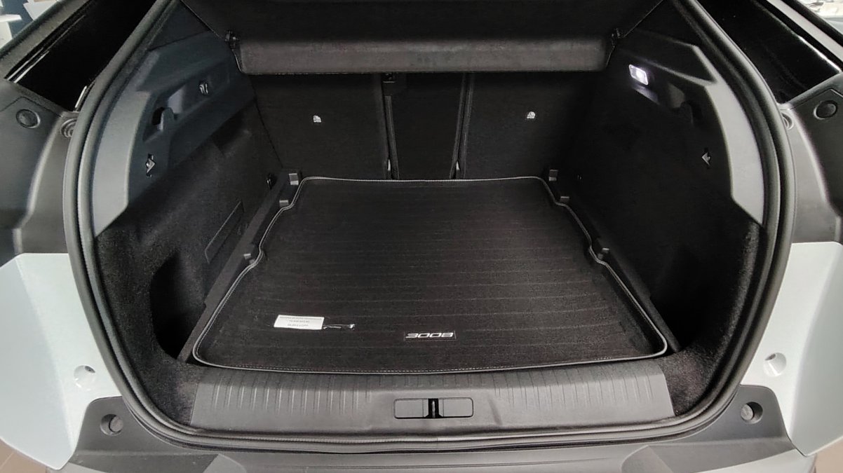 Peugeot 3008 Hybrid 1.2 Hybrid GT + Elektrické strešné okno s roletou