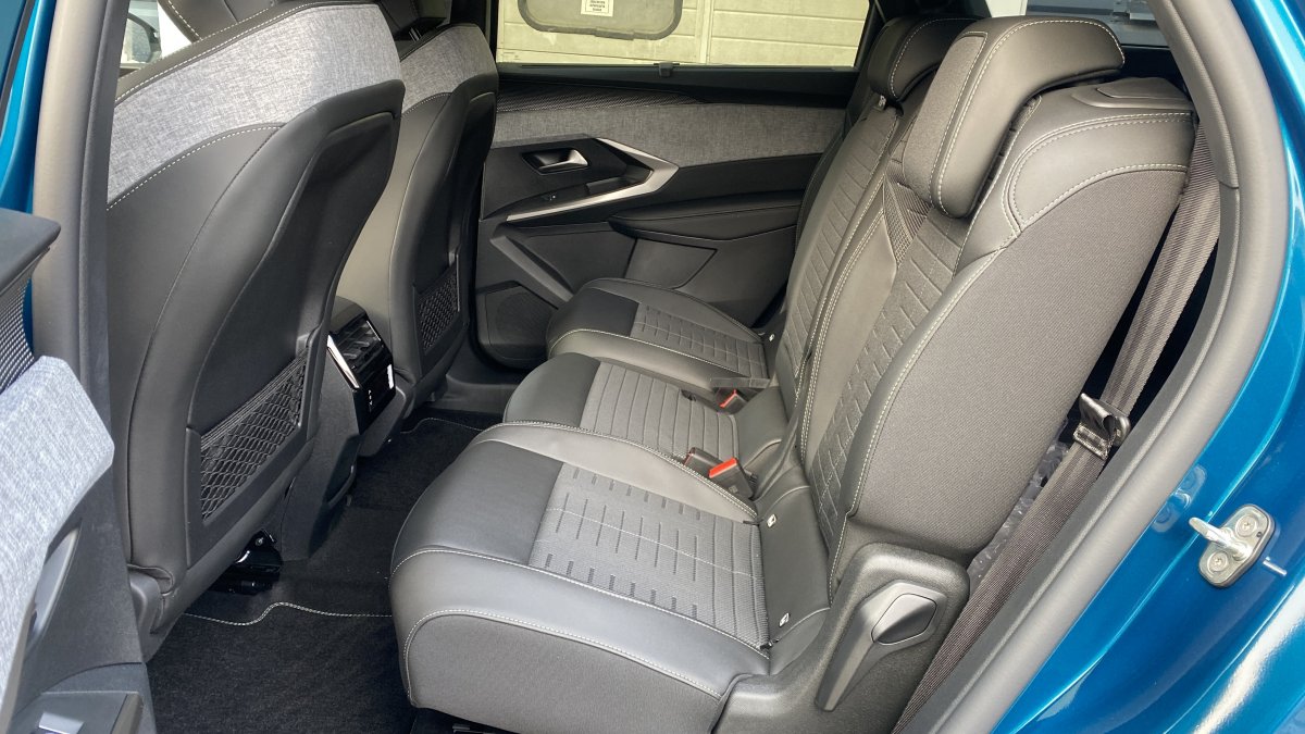 Peugeot 5008 NEW 1.2 Hybrid GT 145 e-DCS6 7 miest