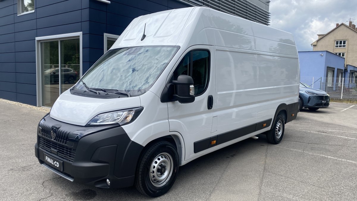 Peugeot Boxer 2.2 BlueHDi Furgon 435 L4H3 180k EAT8 s kamerou