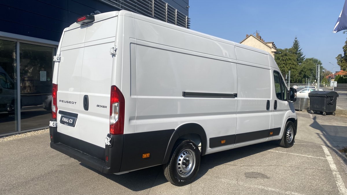 Peugeot Boxer 2.2 BlueHDi Furgon 435 L4H2 180k EAT8 s kamerou