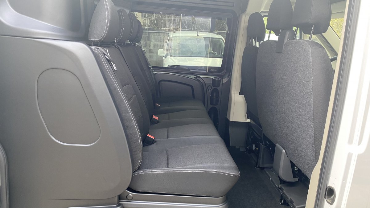 Peugeot Boxer 2.2 BlueHDi Furgon 7 miest 435 L4H2 SKLADom