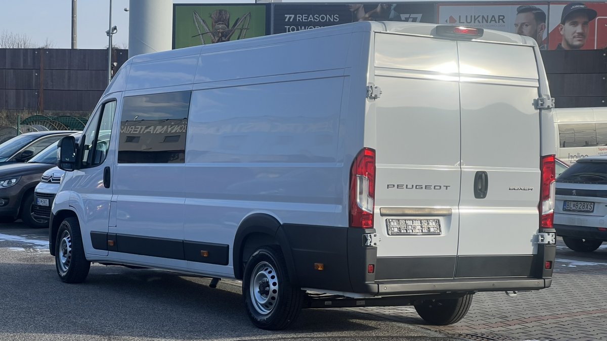 Peugeot Boxer 2.2 BlueHDi Furgon 7 miest 435 L4H2