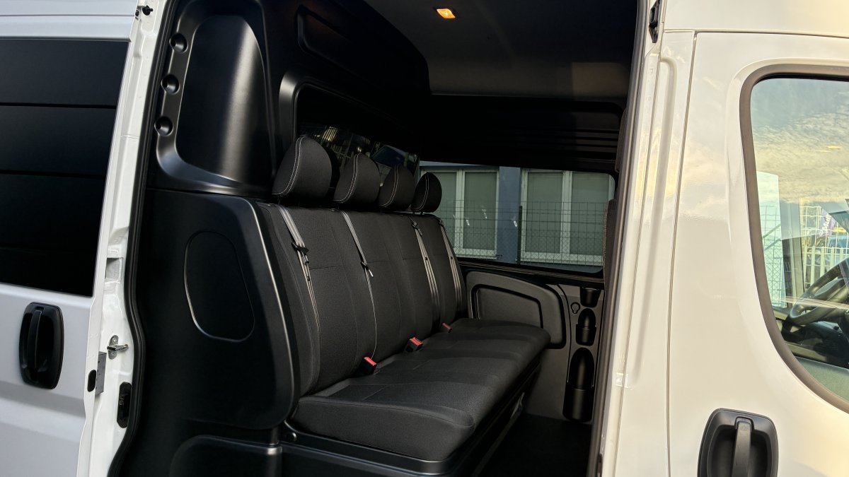 Peugeot Boxer 2.2 BlueHDi Furgon 7 miest 435 L4H2 