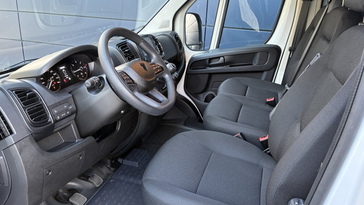 Peugeot Boxer 2.2 BlueHDi Furgon 7 miest 435 L4H2 