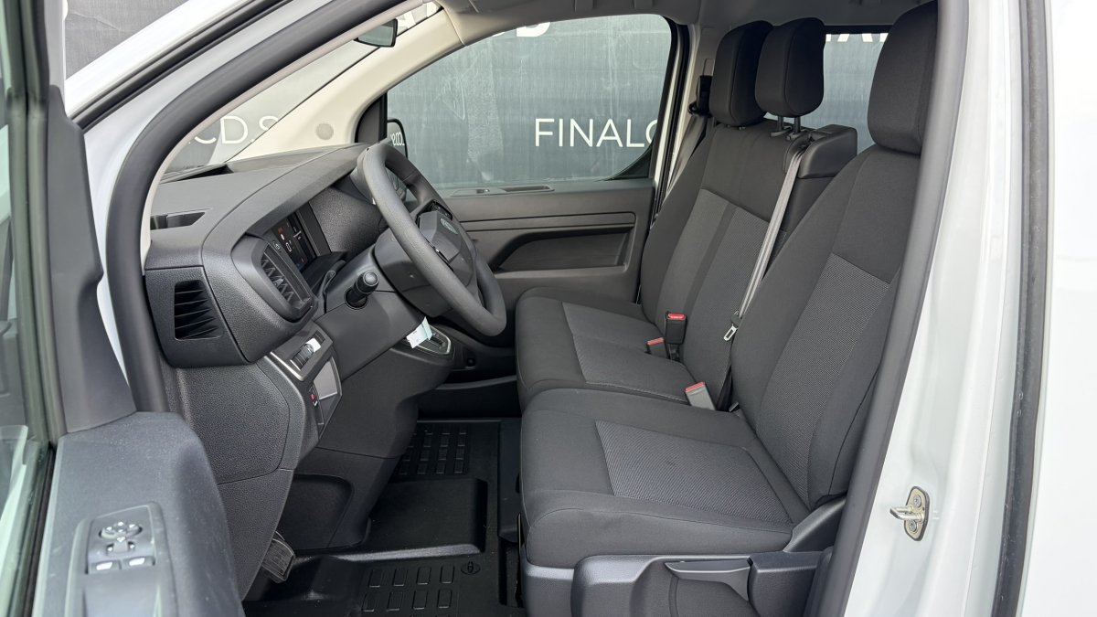Peugeot Expert Tepee 2.2 BlueHDi COMBI L2 2.2 BlueHDi 180  EAT8 (MYL0), 9 MIEST NA SEDENIE
