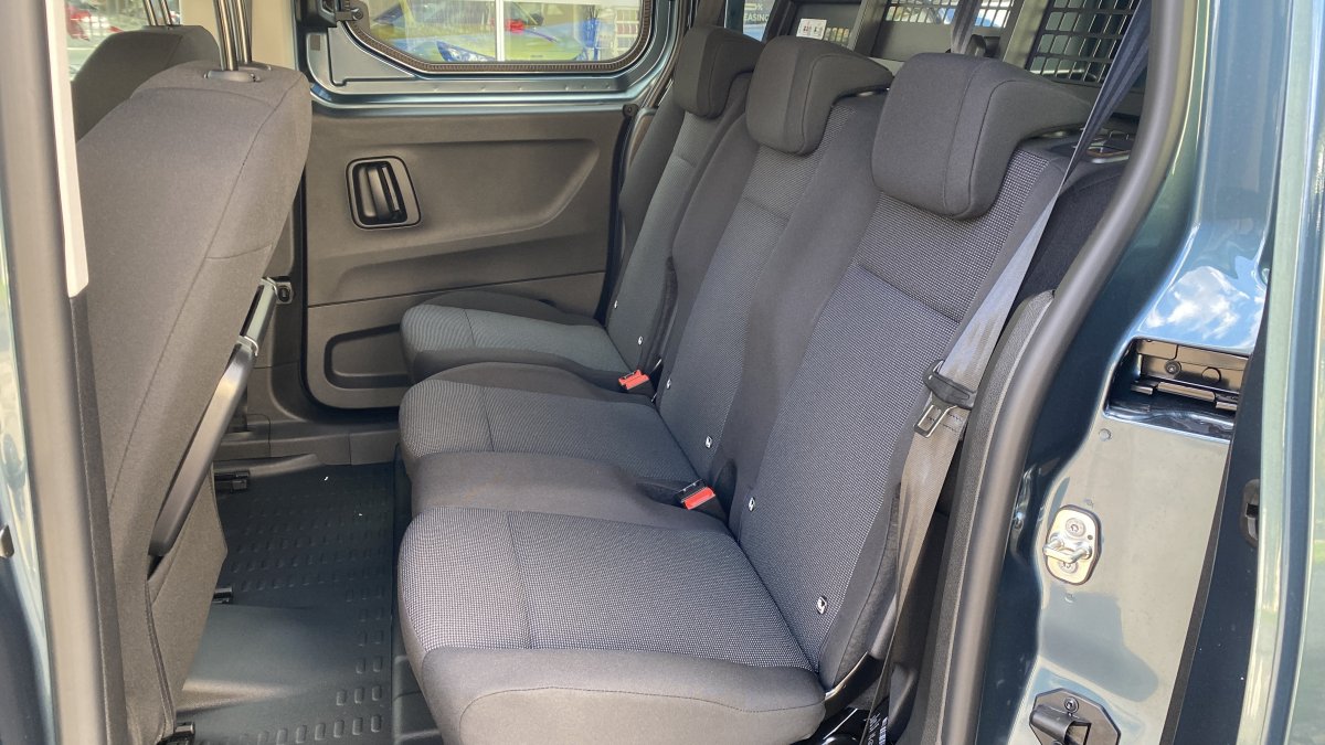 Peugeot Partner 1,5 BlueHDi Pro L2 5 miest 130k automat