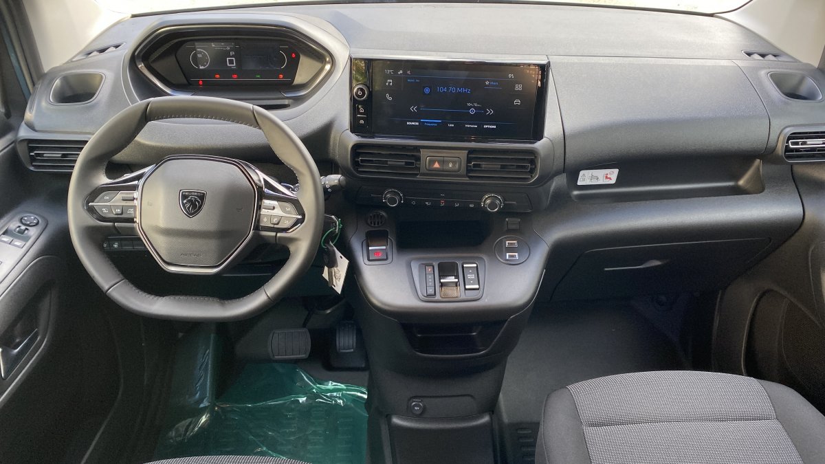 Peugeot Partner 1,5 BlueHDi Pro L2 5 miest 130k automat