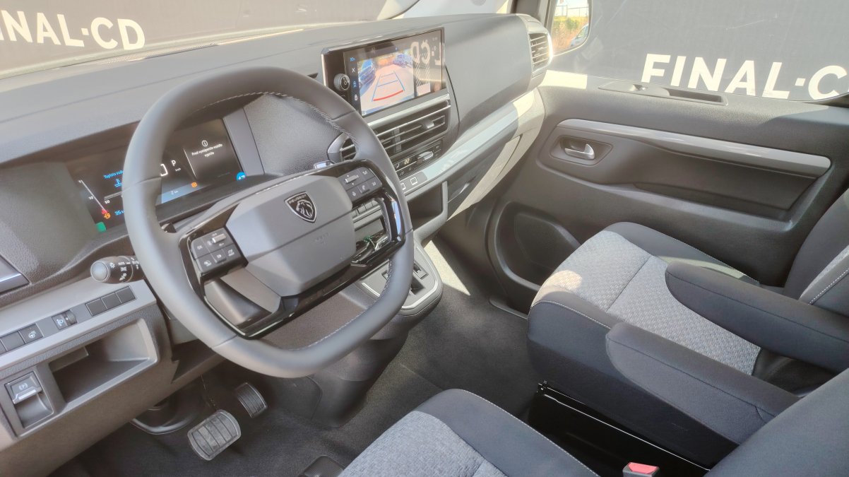 Peugeot Traveller 2,0 BlueHDi Business L2 Combi BlueHDi 180 S&S EAT8 8 MIEST NA SEDENIE