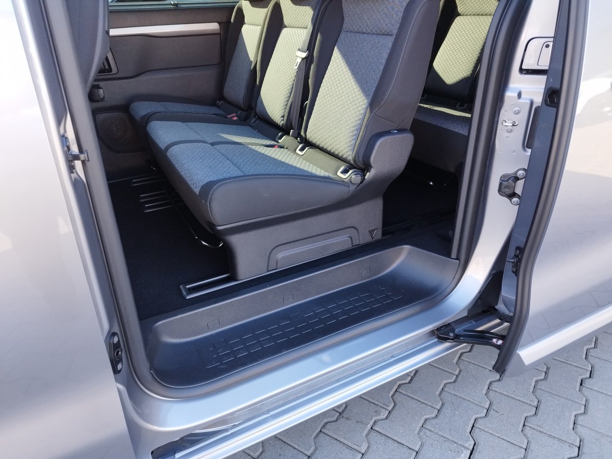 Peugeot Traveller 2.2 BlueHDi BUSINESS L3 2.2 BlueHDi 180 EAT8