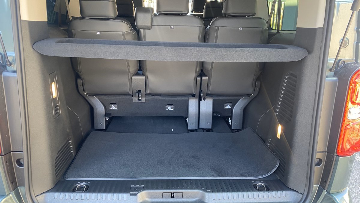 Peugeot Traveller 2,0 BlueHDi Business VIP + koža L3 7 miest 