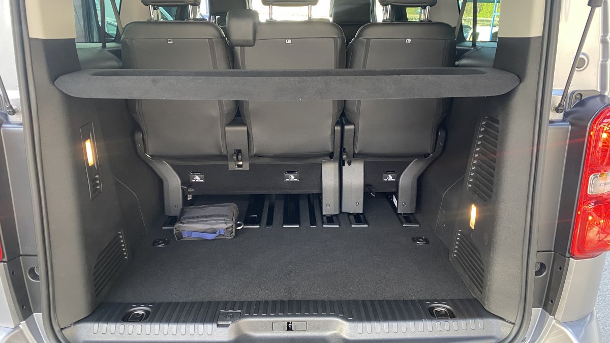 Peugeot Traveller 2,0 BlueHDi Business VIP + koža L3 7 miest 