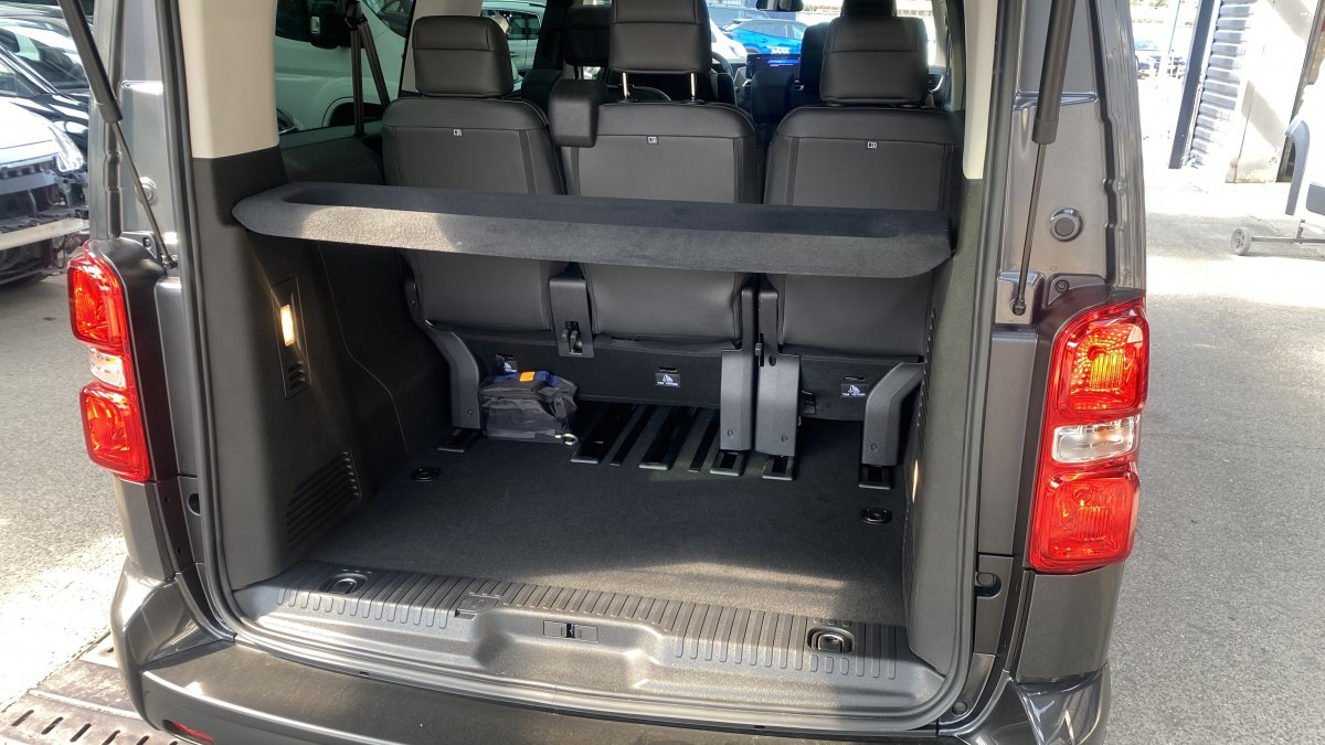 Peugeot Traveller 2,0 BlueHDi Business VIP + koža L3 7 miest 