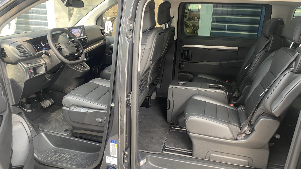 Peugeot Traveller 2,0 BlueHDi Business VIP + koža L3 7 miest 