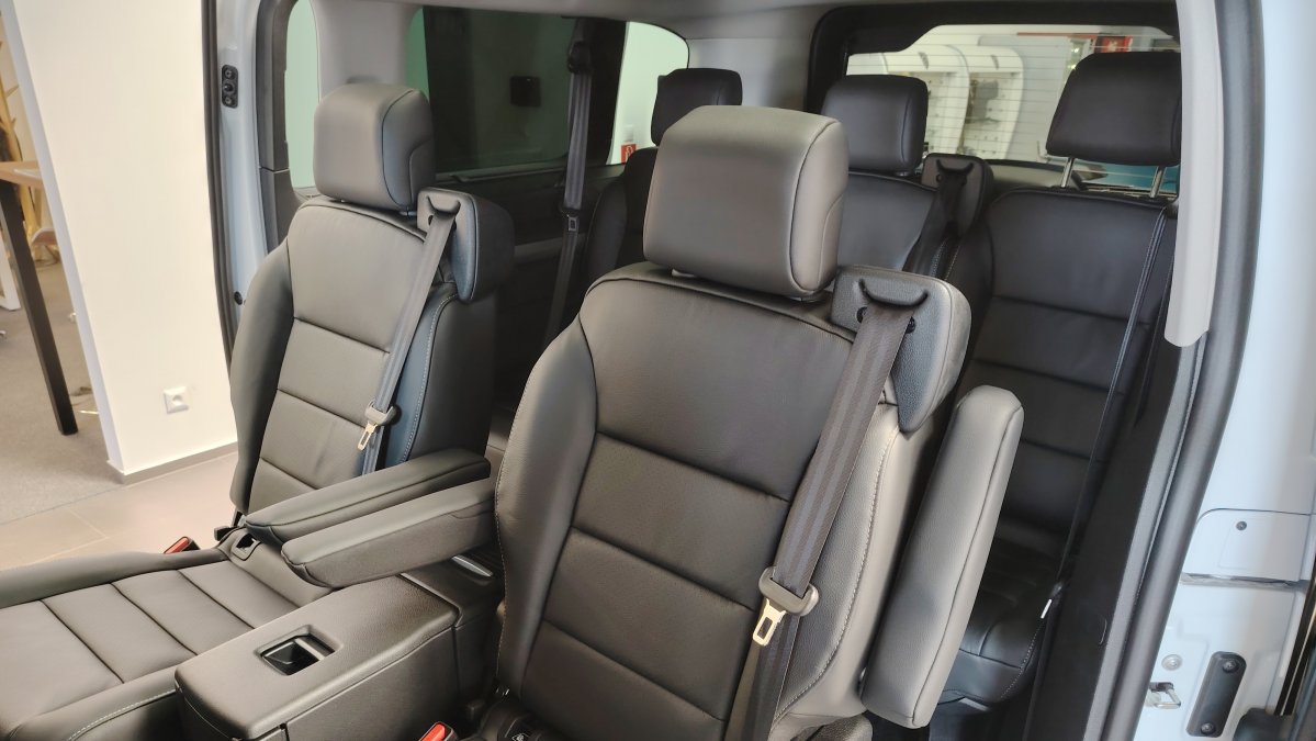 Peugeot Traveller 2.2 BlueHDi BUSINESS VIP L3 2.2 BlueHDi 180 EAT8