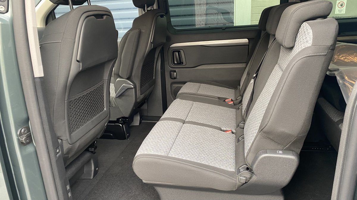 Peugeot Traveller 2.2 BlueHDi BUSINESS L3 2.2 BlueHDi 180 EAT8