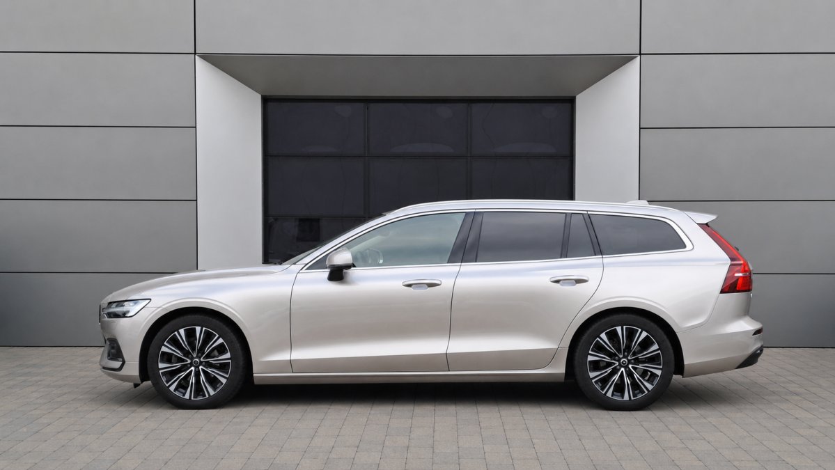 Volvo V60 B3 PLUS BRIGHT AT7 FWD