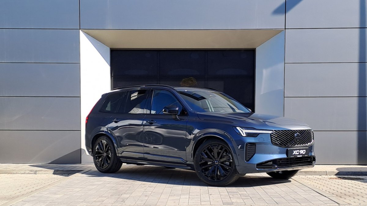 Volvo XC90 B5 (P) Black Edition Plus AT8 AWD 7 miest