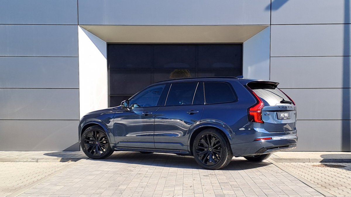 Volvo XC90 B5 (P) Black Edition Plus AT8 AWD 7 miest