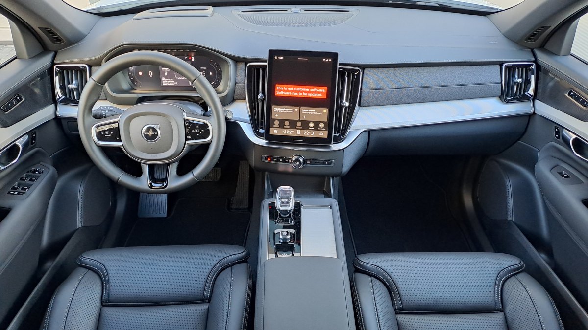 Volvo XC90 B5 (P) Black Edition Plus AT8 AWD 7 miest