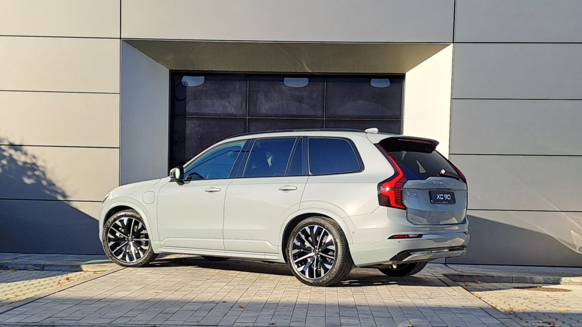 Volvo XC90 T8 (P) Plus Dark AT8 AWD 7 miest eAWD
