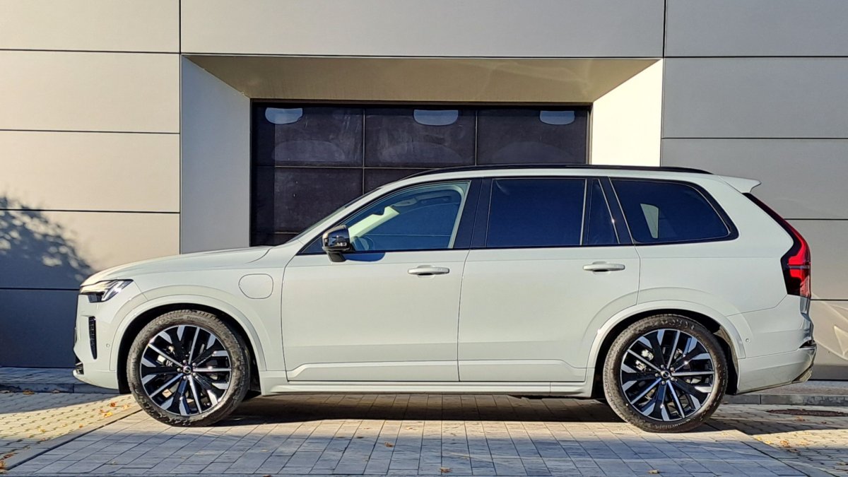 Volvo XC90 T8 (P) Plus Dark AT8 AWD 7 miest eAWD